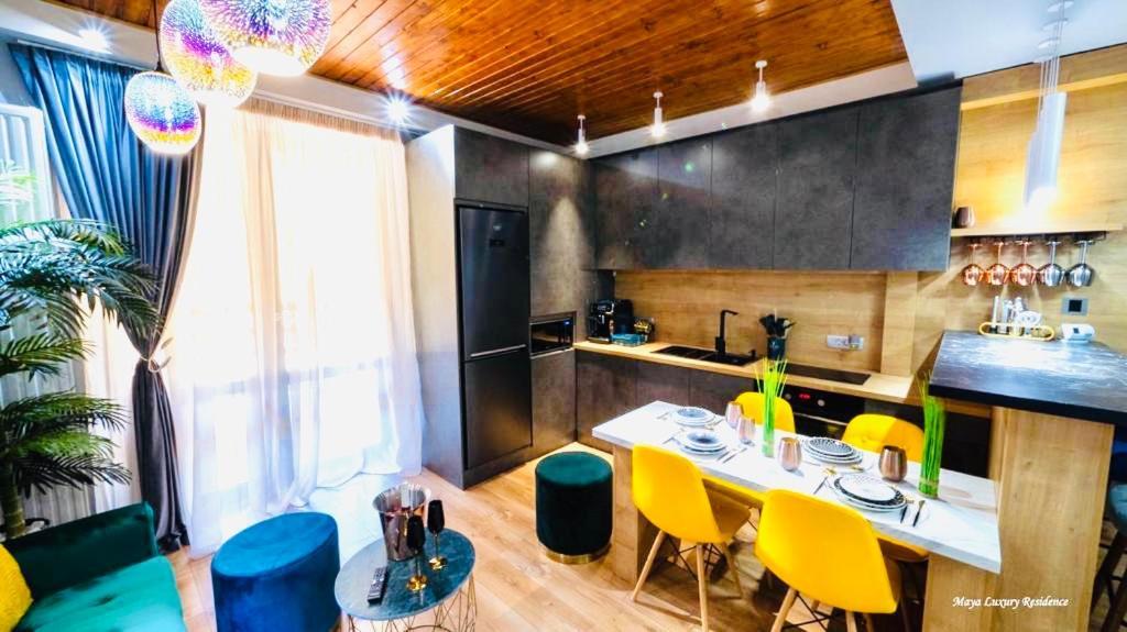 פויאנה ברשוב Maya Luxury Residence מראה חיצוני תמונה
