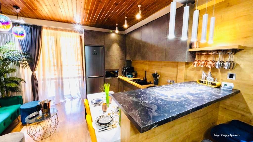 פויאנה ברשוב Maya Luxury Residence מראה חיצוני תמונה